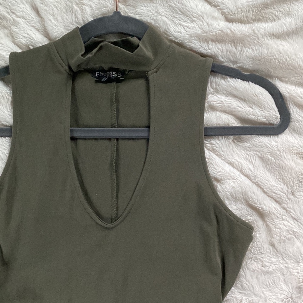 Express dress - Picture 2 of 8
